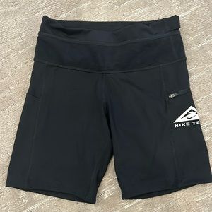 Nike Women’s Trail Shorts NWT Small